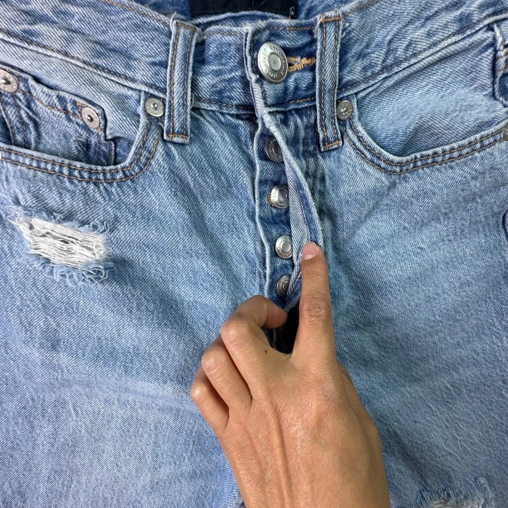 Aeropostale 90s Baggy High Rise Distressed Denim Shorts Size 000 Light Wash Blue